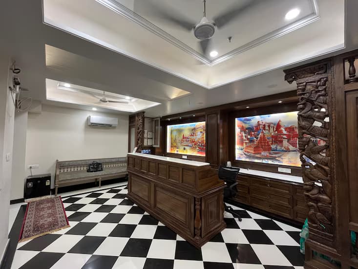 Shiv Ashray property — Kachourigali, Varanasi